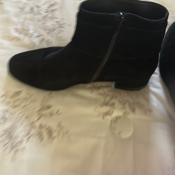 Black suede ankle boots - Picture 4 of 4